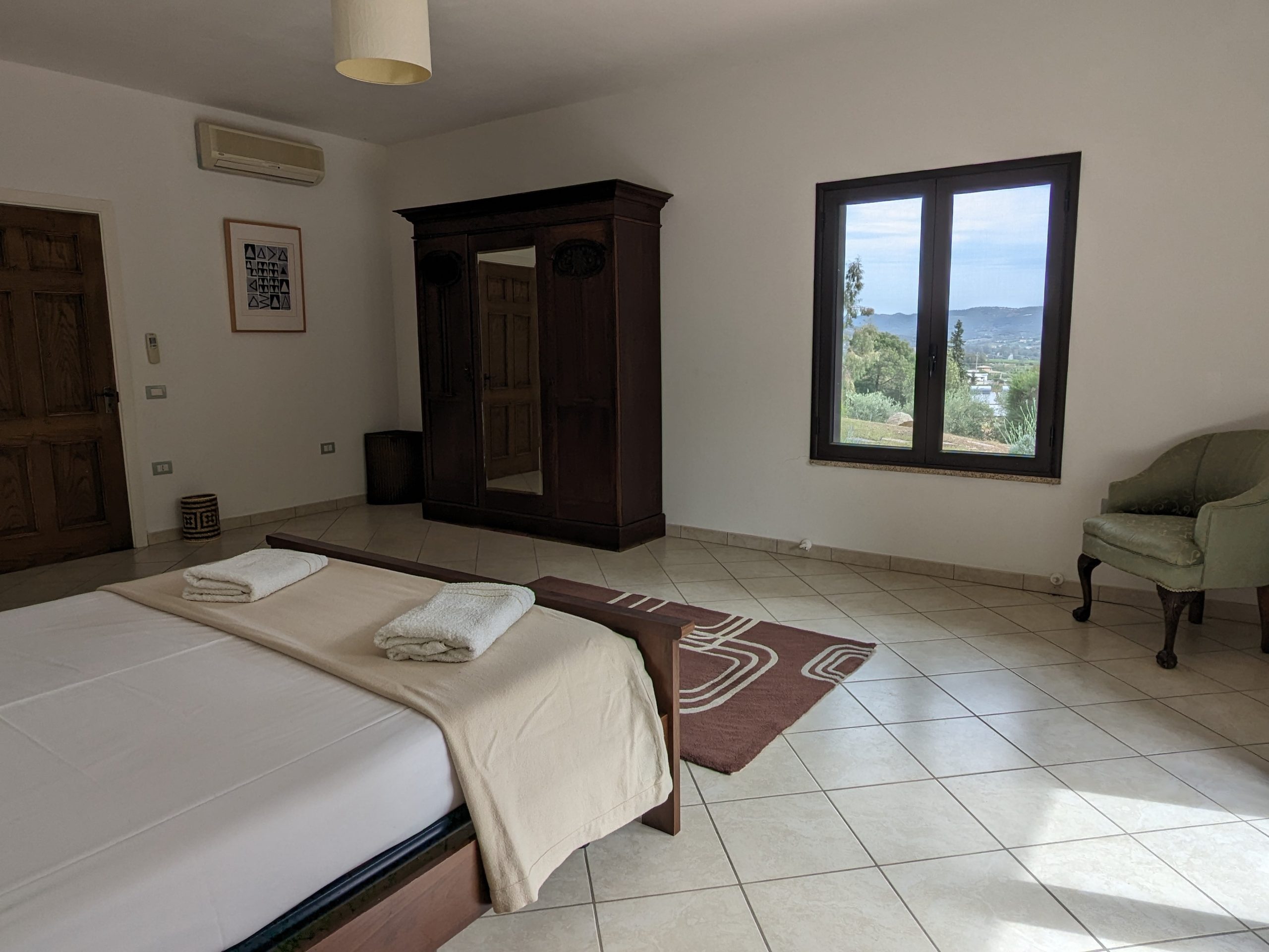 Ground floor master bedroom